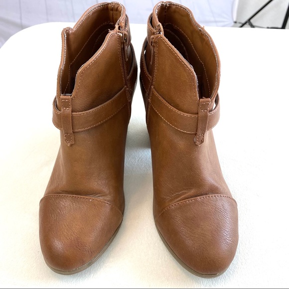 LC Lauren Conrad Slit Ankle Boots - Picture 6 of 14